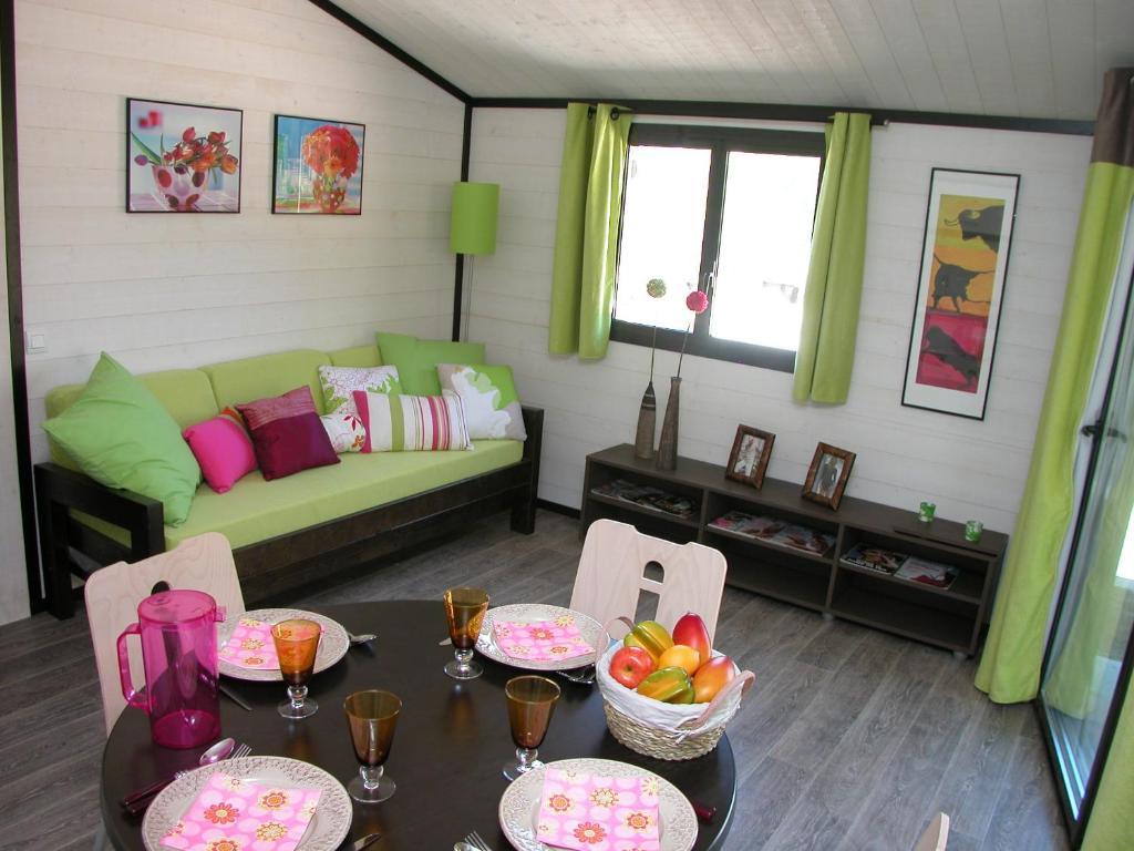 Residence Lagrange Vacances - Les Cottages Varois Solliès-Toucas Kamer foto