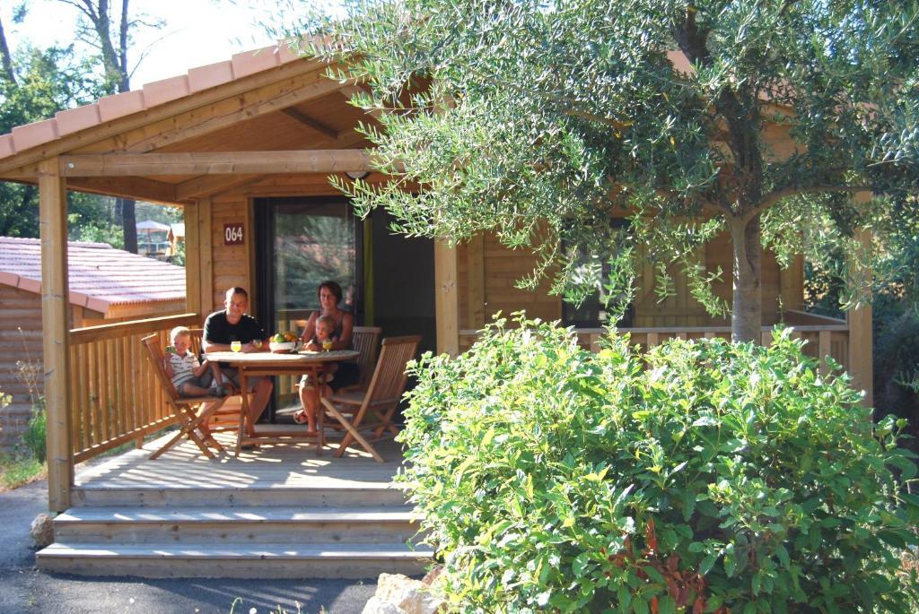 Residence Lagrange Vacances - Les Cottages Varois Solliès-Toucas Kamer foto